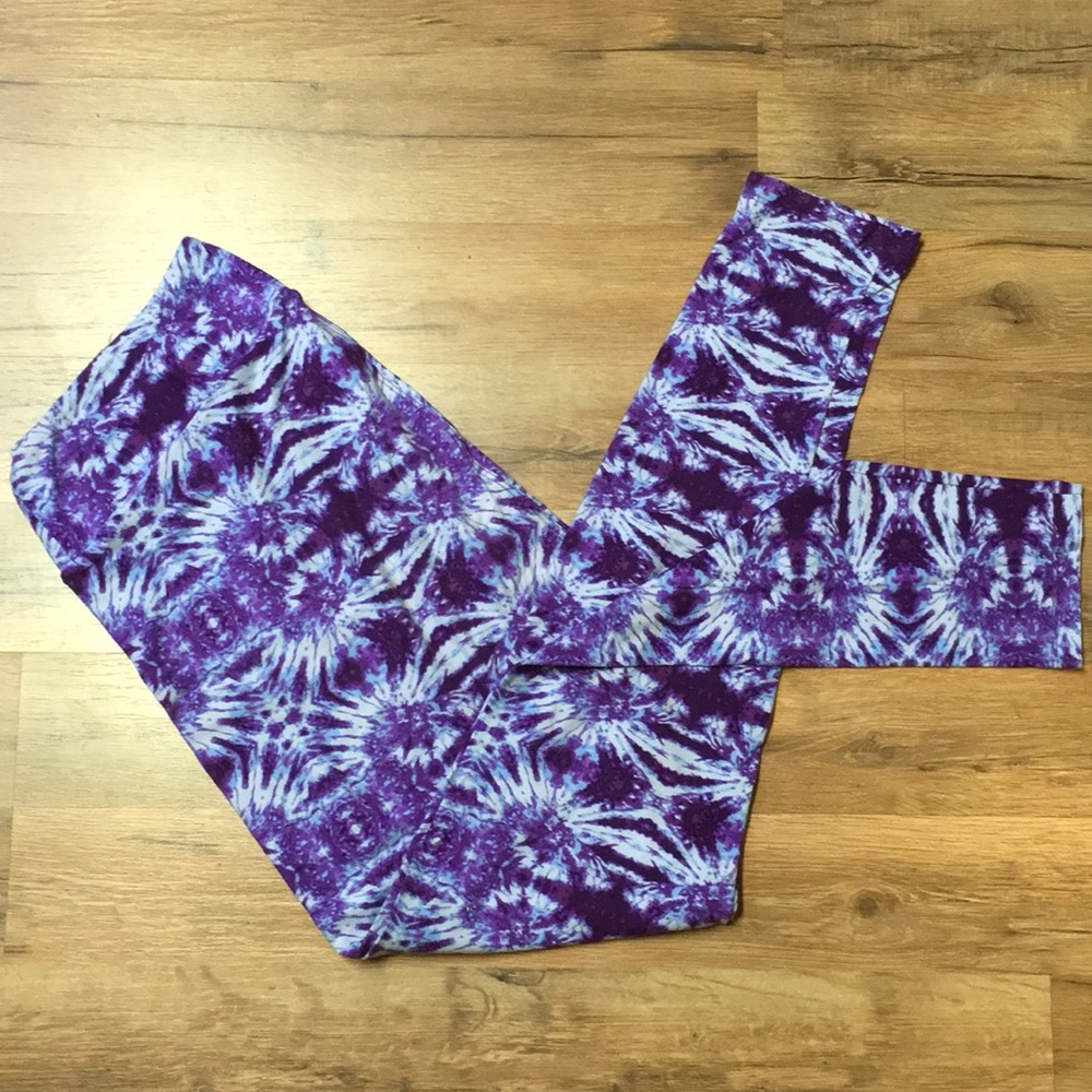Tiedye print LuLaRoe TC leggings! P•U•R•P•L•E!